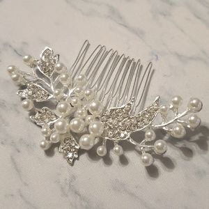 Wedding / Bridal Pearl & Crystals Hair Comb